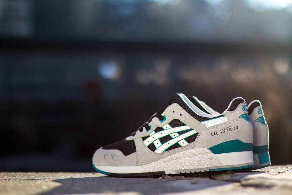 ASICS Gel Lyte III Grey/Black/Teal cực đẹp dưới ánh nắng ban ngày ASICS Gel Lyte III Grey/Black/Teal cực đẹp dưới ánh nắng ban ngày
