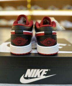 Home 48 giay nike air Jordan 1 low chicago bulls 4 scaled