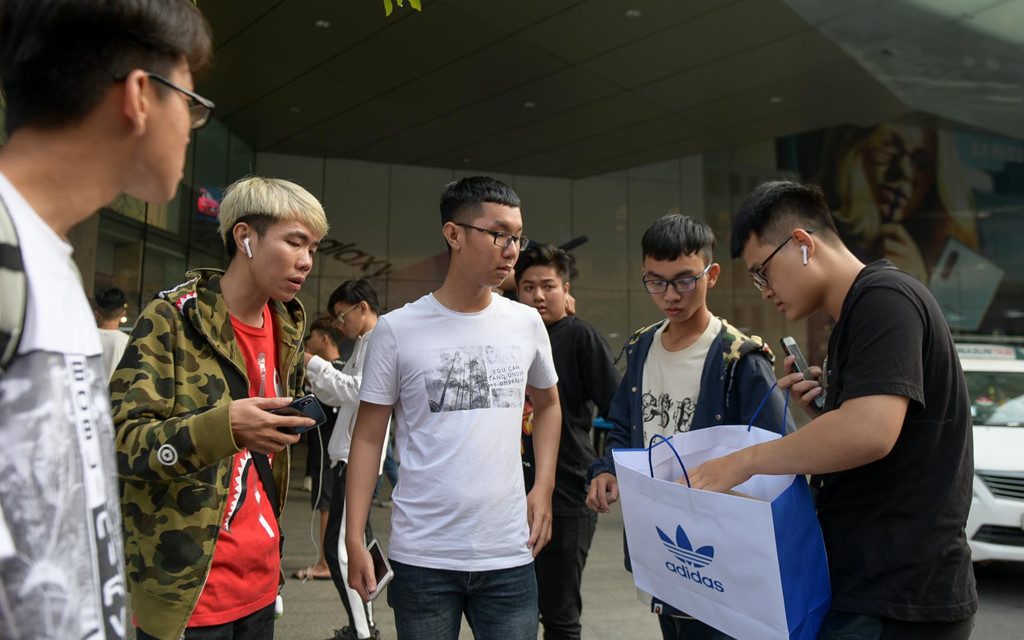 Không ít người tham gia camp là những chủ shop giày có tiếng