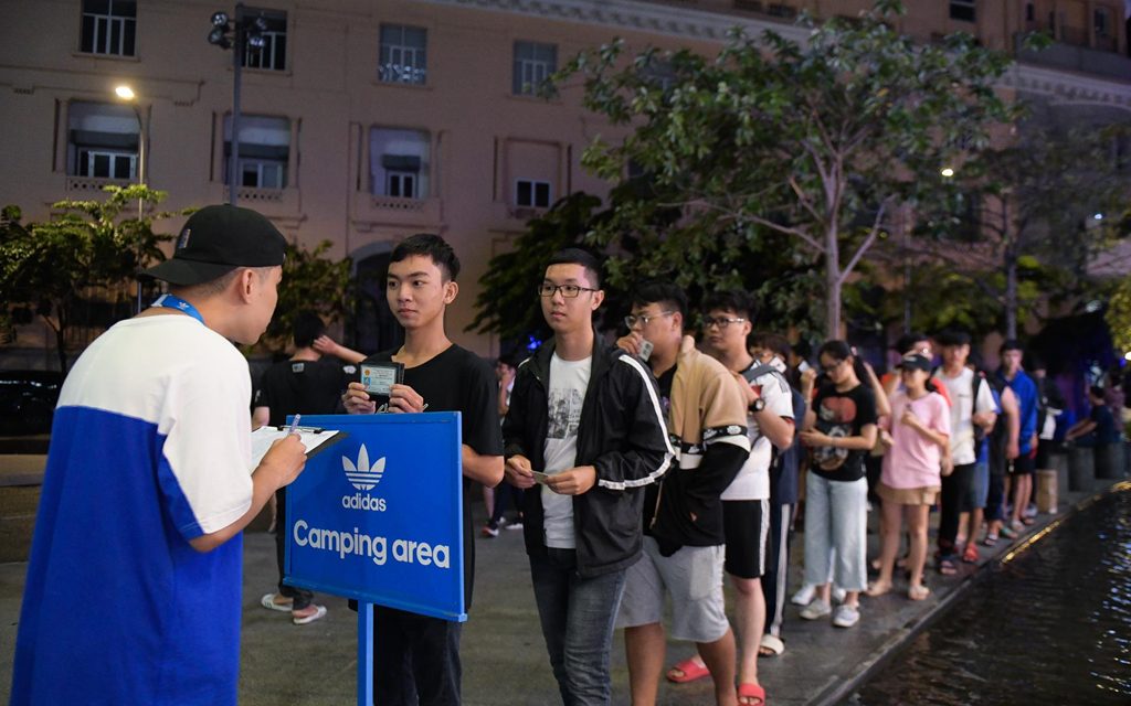 Để điểm danh cần trình chứng mình thư/ Căn cước công dân để tránh việc điểm danh hộ